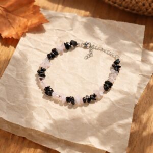 اساور أحجار طاقيّة